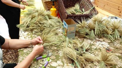 Warsztaty Tworzenia Tradycyjnego Wieńca Dożynkowego III